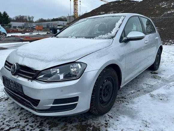 Volkswagen Golf 1.2 TSI  Trendline PDC v+h UNFALL